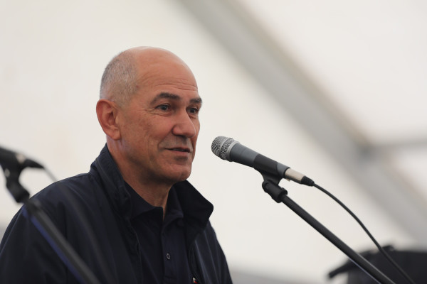 Predsednik SDS Janez Janša napovedal interpelacijo ministrice Sanje Ajanović Hovnik